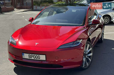 Седан Tesla Model 3 2024 в 