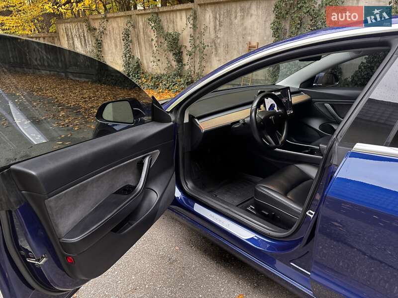 Седан Tesla Model 3 2018 в Киеве фото 17 Седан Tesla Model 3 2018 в Киеве