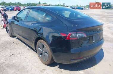 Седан Tesla Model 3 2023 в 
