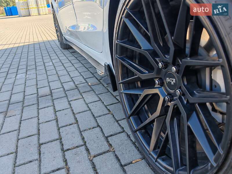 Седан Tesla Model 3 2021 в Коломиї