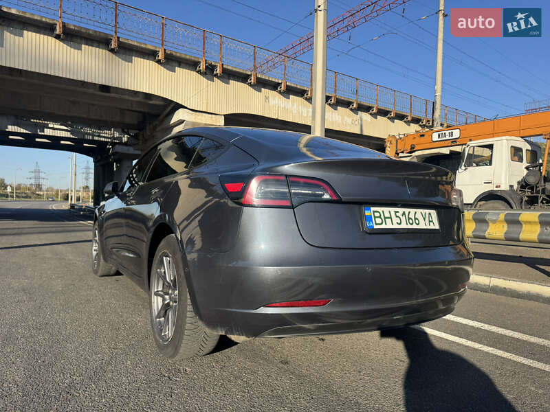 Седан Tesla Model 3 2020 в Одесі