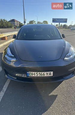 Седан Tesla Model 3 2020 в 