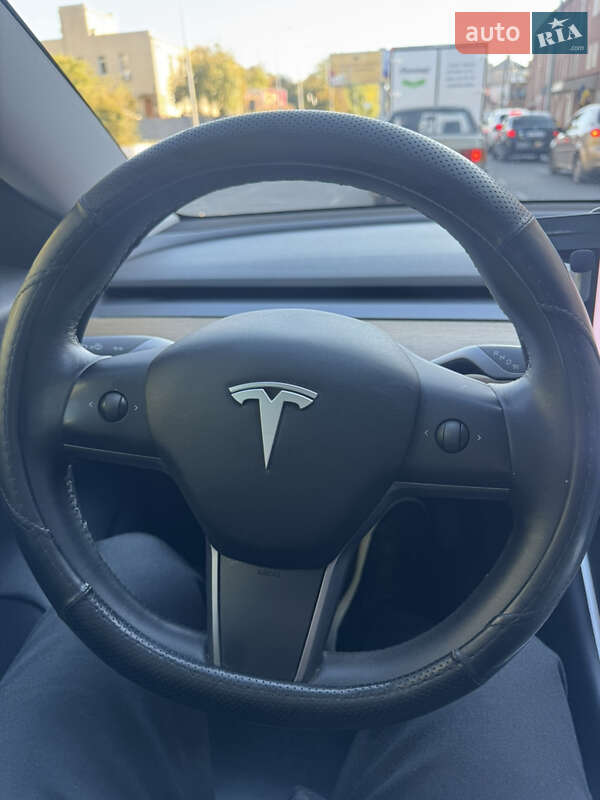 Седан Tesla Model 3 2020 в Одесі
