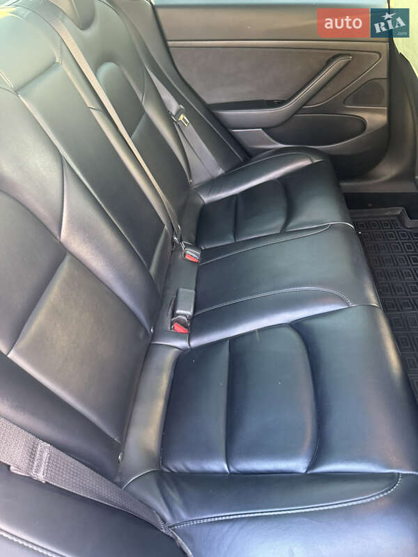 Седан Tesla Model 3 2020 в Одесі