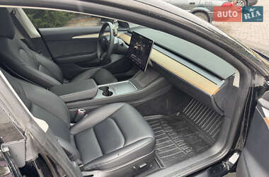 Седан Tesla Model 3 2023 в Черкассах
