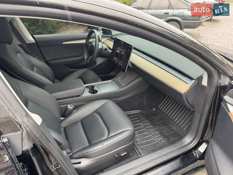 Седан Tesla Model 3 2023 в Черкассах