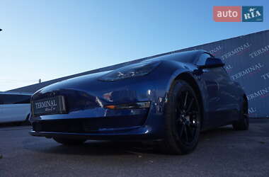 Седан Tesla Model 3 2022 в 