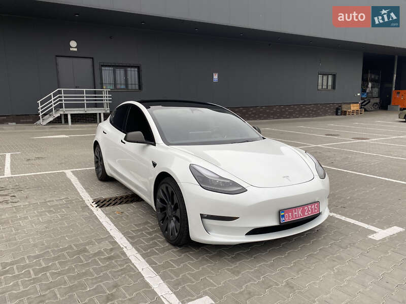 Седан Tesla Model 3 2023 в  фото Седан Tesla Model 3 2023 в