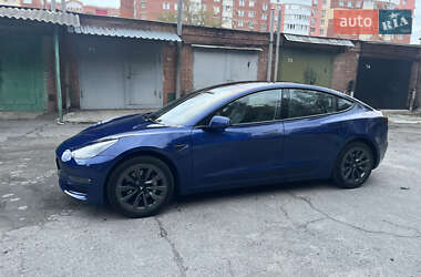 Седан Tesla Model 3 2022 в Полтаві