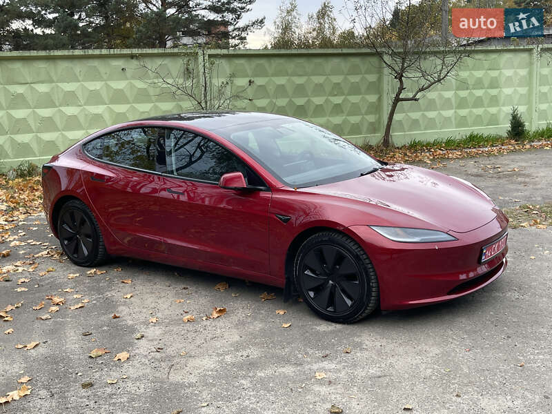 Седан Tesla Model 3 2024 в Новояворовске