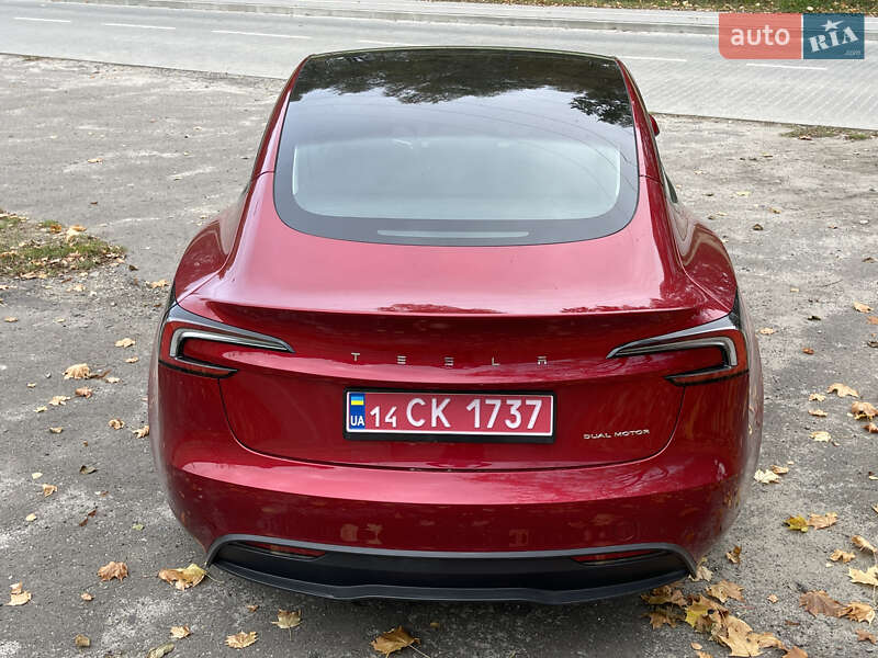 Седан Tesla Model 3 2024 в Новояворовске