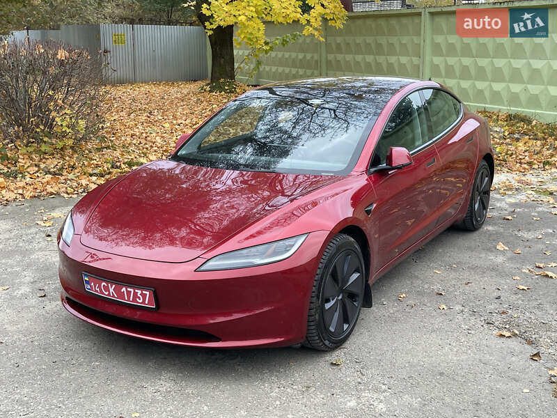 Седан Tesla Model 3 2024 в Новояворовске