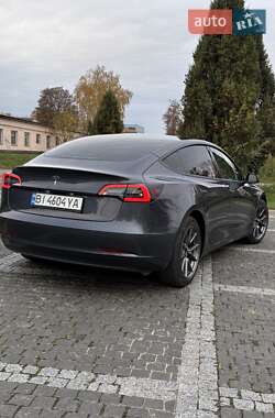Седан Tesla Model 3 2023 в Пирятині
