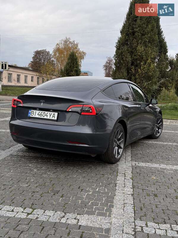 Седан Tesla Model 3 2023 в Пирятині