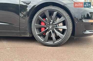 Седан Tesla Model 3 2020 в 