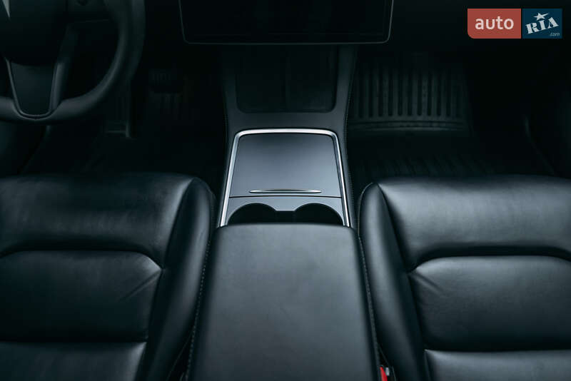 Седан Tesla Model 3 2020 в Києві фото 35 Седан Tesla Model 3 2020 в Києві