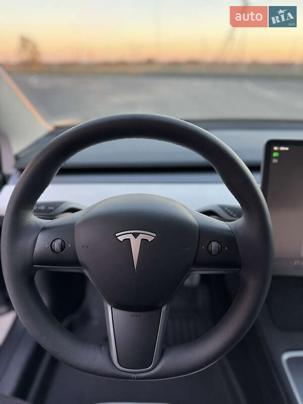Седан Tesla Model 3 2023 в Луцке фото 36 Седан Tesla Model 3 2023 в Луцке