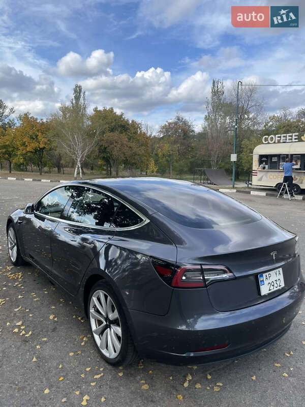 Седан Tesla Model 3 2018 в Запоріжжі