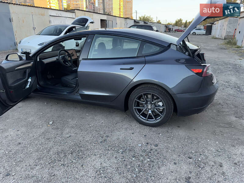 Седан Tesla Model 3 2023 в Киеве фото 13 Седан Tesla Model 3 2023 в Киеве