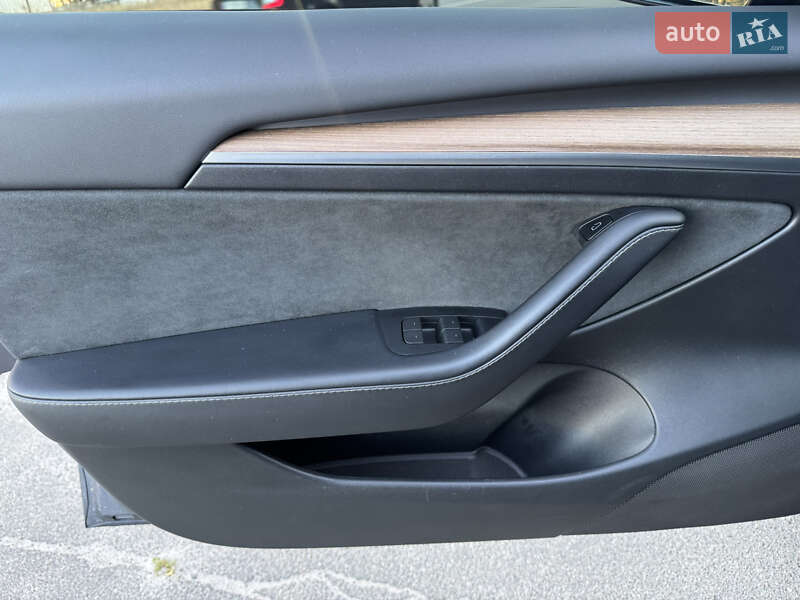 Седан Tesla Model 3 2023 в Киеве фото 35 Седан Tesla Model 3 2023 в Киеве
