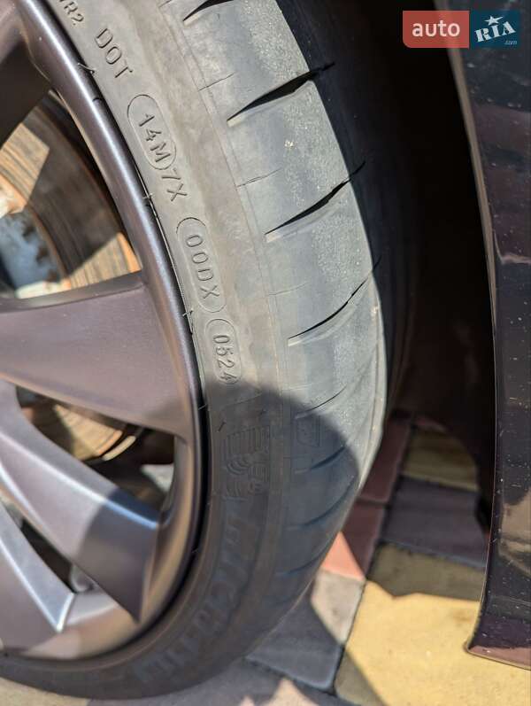 Седан Tesla Model 3 2020 в Березному