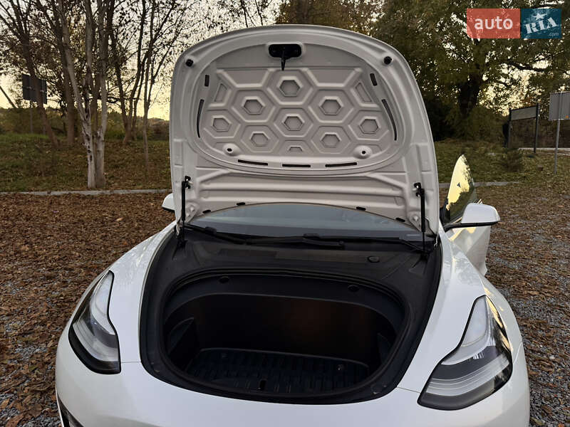 Седан Tesla Model 3 2020 в Львове фото 6 Седан Tesla Model 3 2020 в Львове