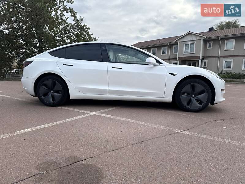 Седан Tesla Model 3 2019 в Киеве