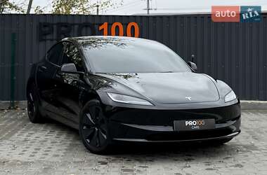 Седан Tesla Model 3 2024 в 