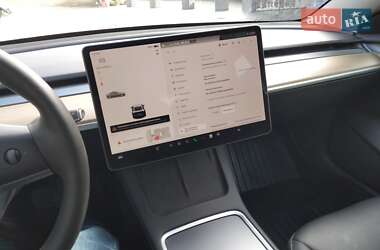 Седан Tesla Model 3 2023 в 