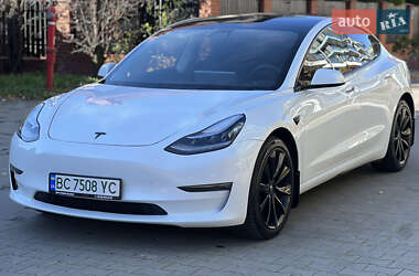 Седан Tesla Model 3 2019 в Львове