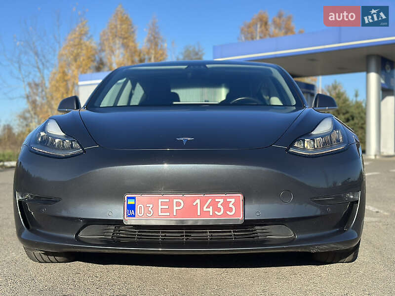 Седан Tesla Model 3 2019 в Киеве