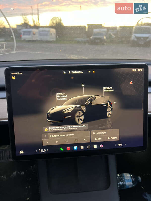 Седан Tesla Model 3 2023 в Луцке