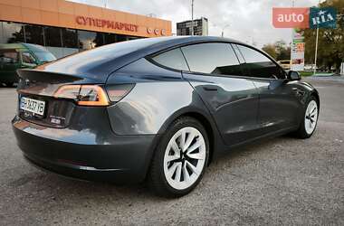 Седан Tesla Model 3 2022 в 