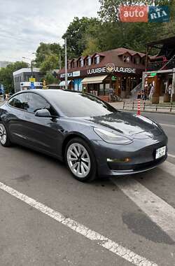 Седан Tesla Model 3 2022 в 