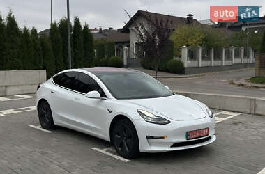Седан Tesla Model 3 2018 в Ровно Седан Tesla Model 3 2018 в Ровно