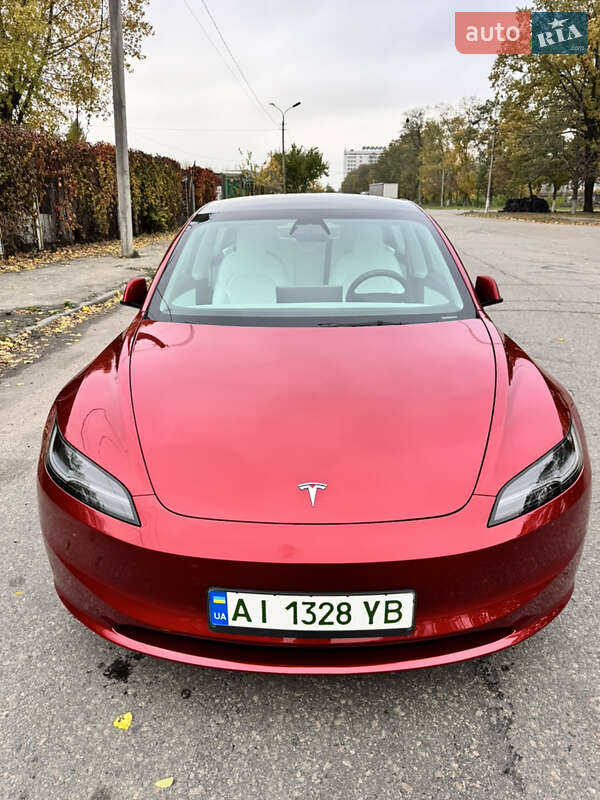 Седан Tesla Model 3 2024 в Білій Церкві