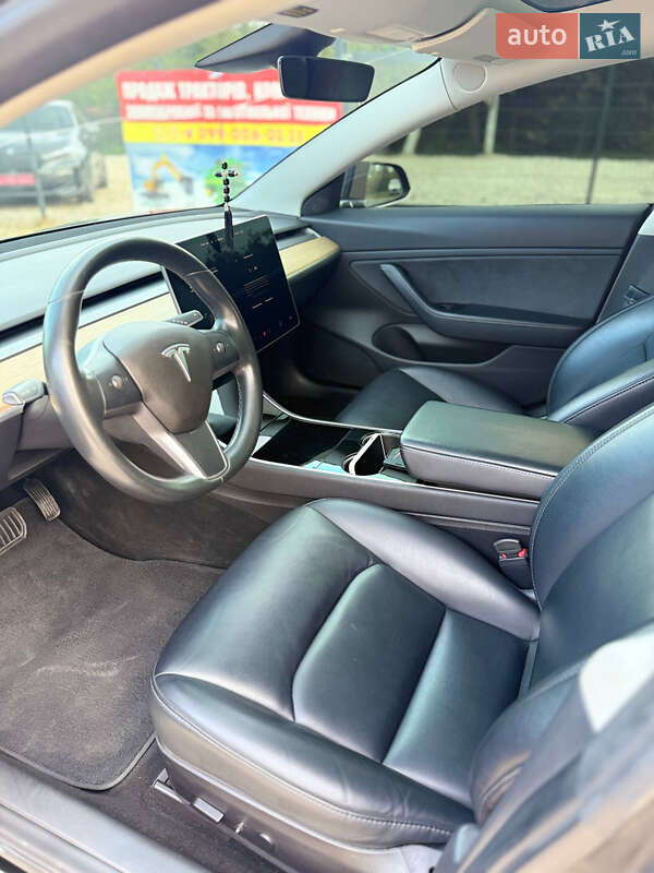 Седан Tesla Model 3 2018 в Яворове