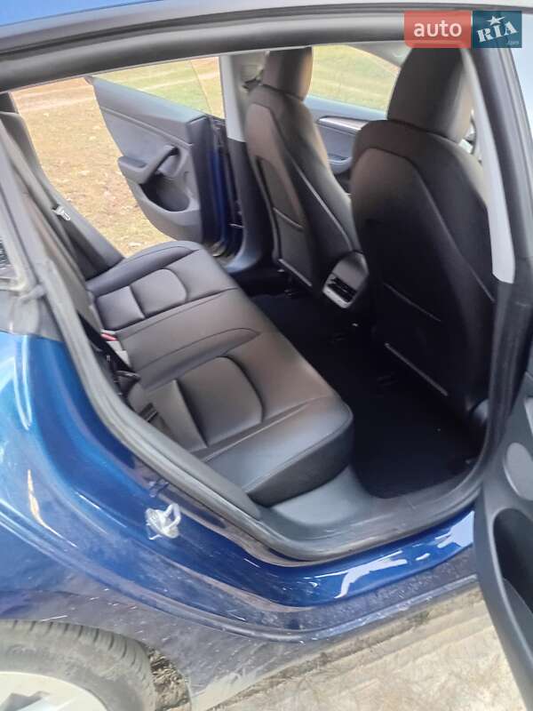 Седан Tesla Model 3 2021 в Ирпене