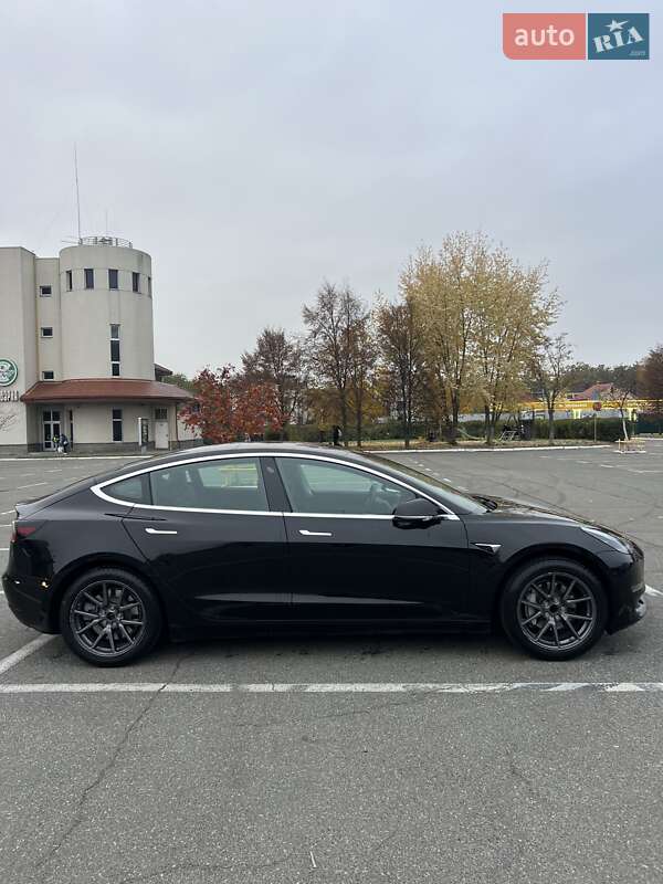 Седан Tesla Model 3 2019 в Ірпені