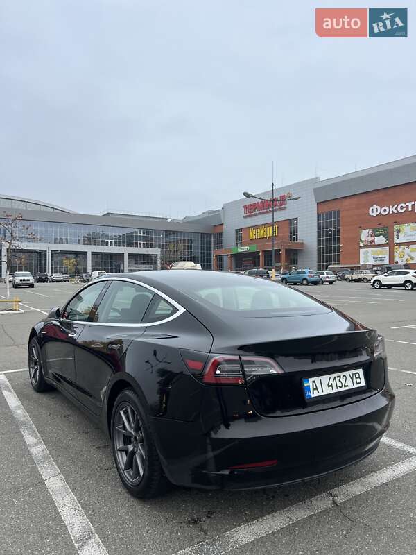 Седан Tesla Model 3 2019 в Ірпені