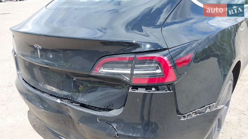 Седан Tesla Model 3 2018 в Львове
