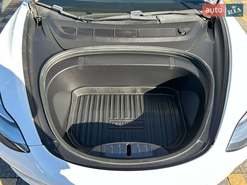 Седан Tesla Model 3 2020 в Львові фото 28 Седан Tesla Model 3 2020 в Львові