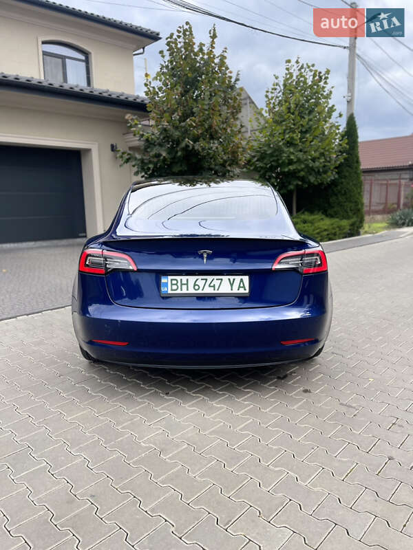 Седан Tesla Model 3 2020 в Одесі