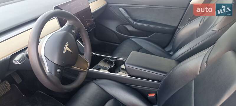 Седан Tesla Model 3 2019 в Вінниці