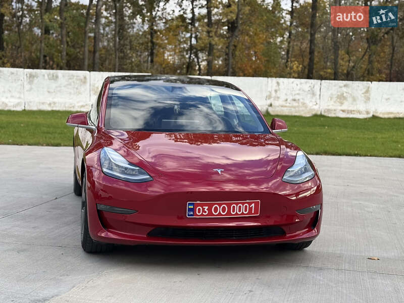 Седан Tesla Model 3 2019 в Луцьку