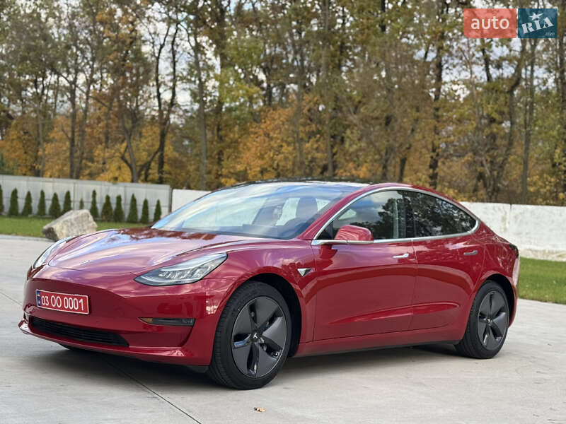 Седан Tesla Model 3 2019 в Луцьку