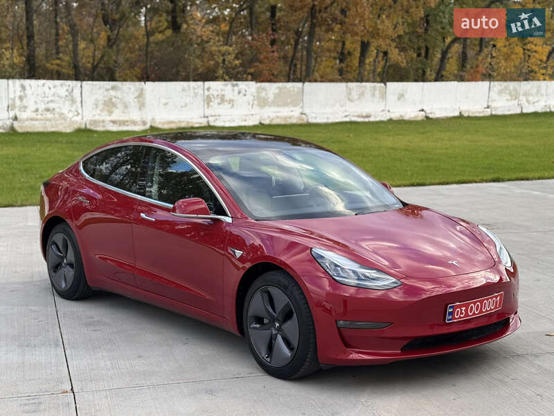 Седан Tesla Model 3 2019 в Луцьку