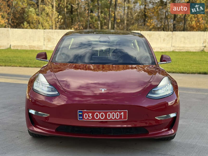 Седан Tesla Model 3 2019 в Луцьку