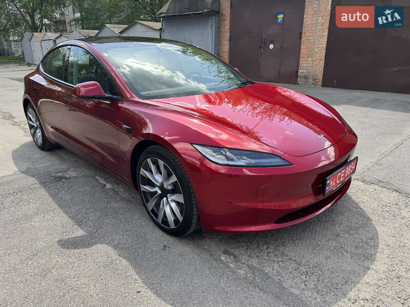 Седан Tesla Model 3 2024 в Виннице