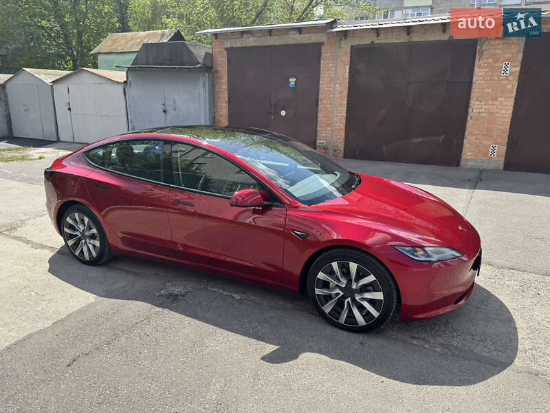 Седан Tesla Model 3 2024 в Виннице